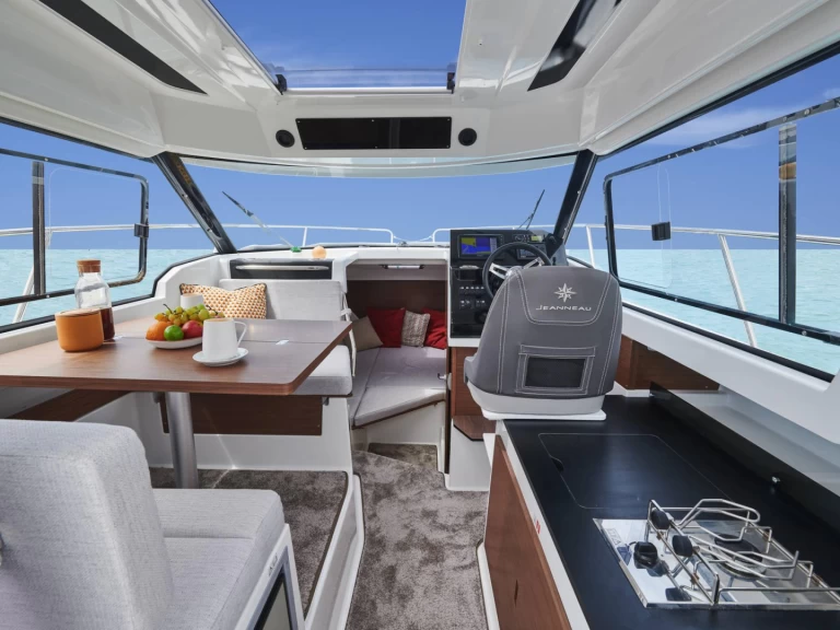 Verhuur Motorboot Jeanneau met vaarbewijs