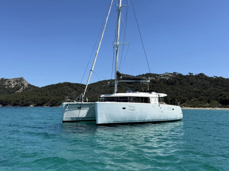 Verhuur Catamaran in Hyères - Lagoon Lagoon 450 F