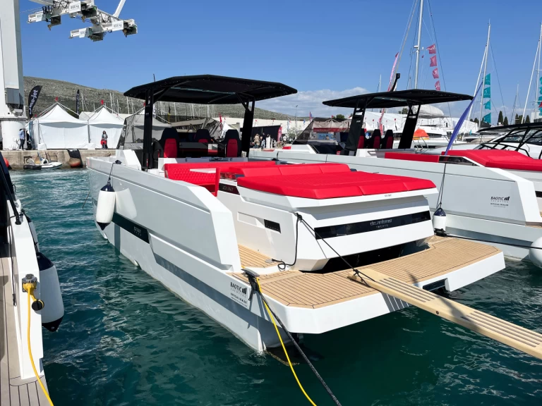 Verhuur Motorboot De Antonio met vaarbewijs