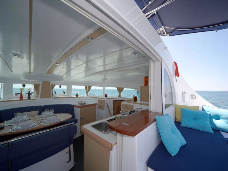 Lagoon Lagoon 380 S2 te huur van particulier of professional in Fa'anui