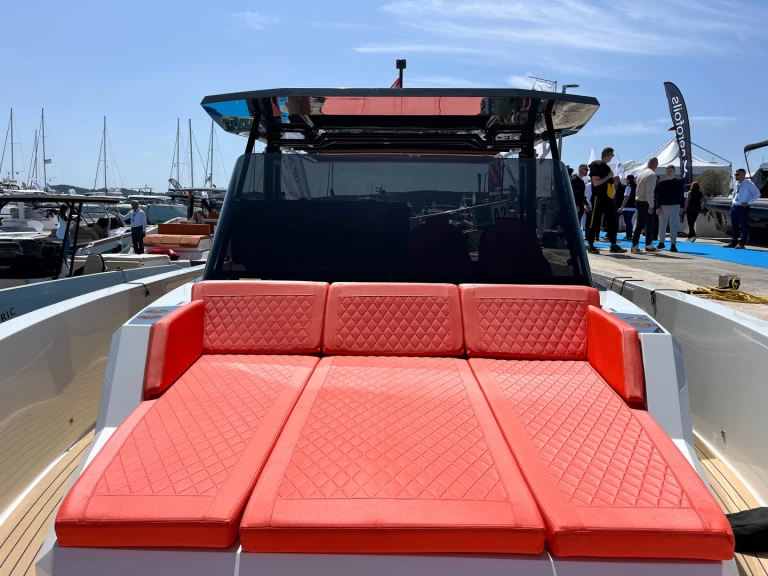 Motorboot te huur in Seget Donji voor de beste prijs