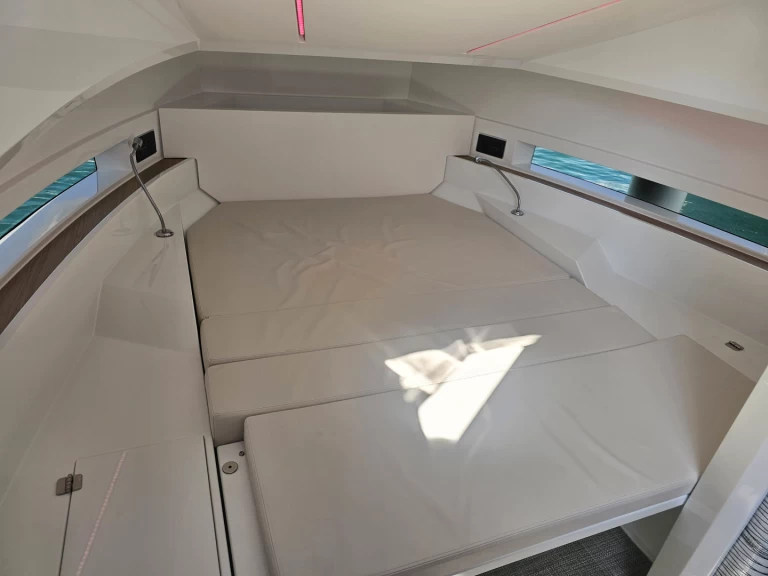 Huur een De Antonio De Antonio D32 in Seget Donji