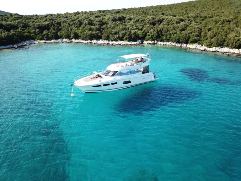 Verhuur Motorboot Prestige met vaarbewijs