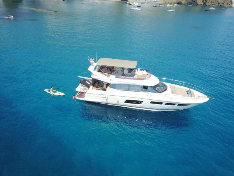 Motorboot te huur in Primošten voor de beste prijs