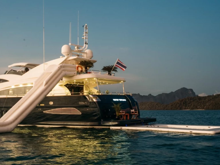 Huur een Astondoa Astondoa 102 in Phuket