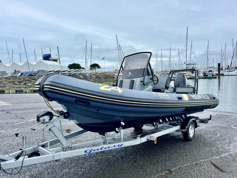 Bootverhuur Highfield Patrol 660 in La Rochelle via SamBoat