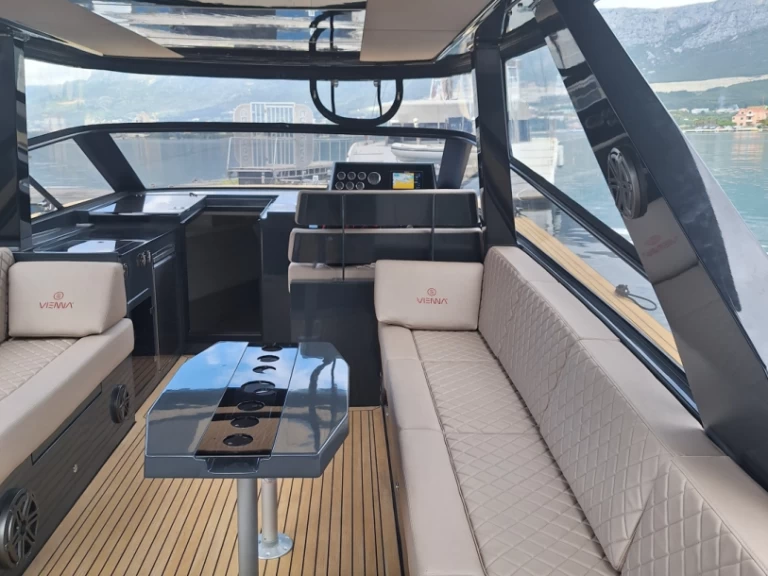 Huur Motorboot met of zonder schipper Colnago in Split