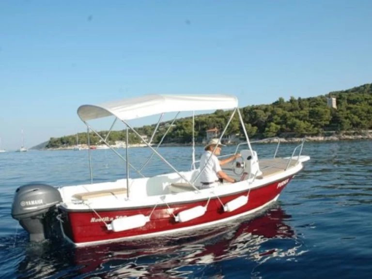 Bootverhuur Hvar goedkoop 500