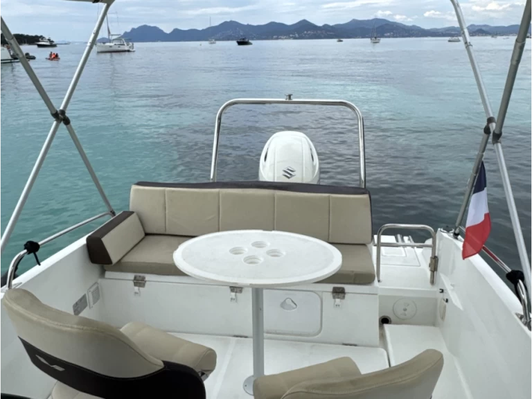 Bénéteau Flyer 6.6 SUNdeck te huur van particulier of professional in Cannes