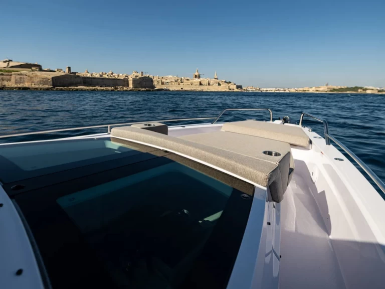 Huur Motorboot met of zonder schipper Axopar in Il-Furjana