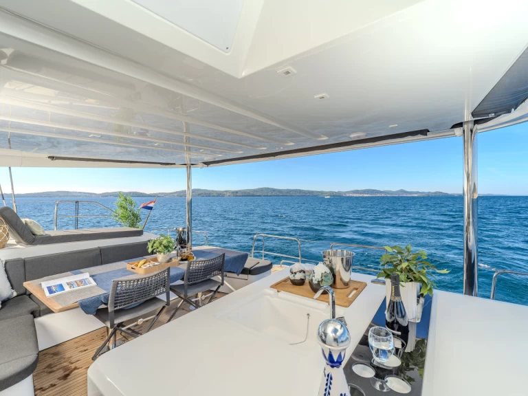 Verhuur Catamaran Lagoon met vaarbewijs