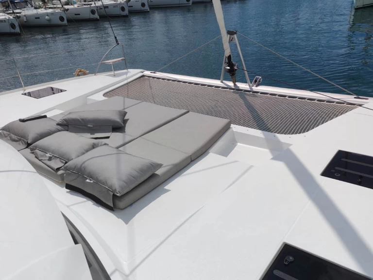 Huur een Fountaine Pajot Tanna 47 in Seget Donji