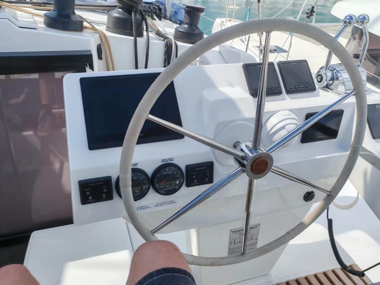 Bootverhuur Seget Donji goedkoop Tanna 47