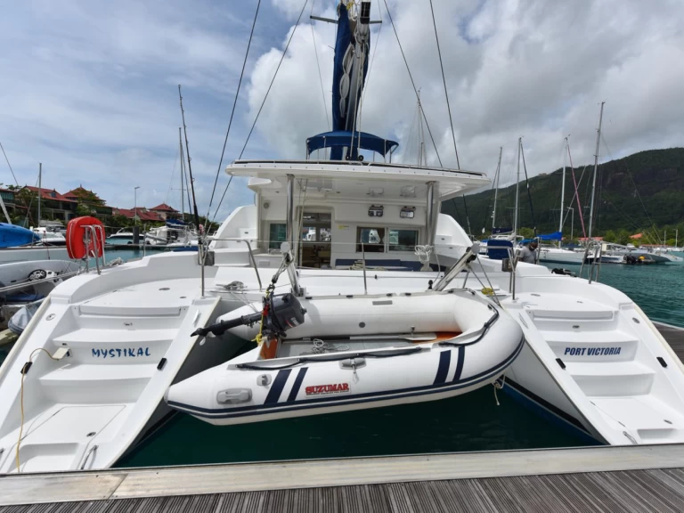 Verhuur Catamaran Lagoon met vaarbewijs