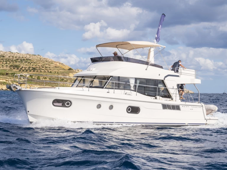 Huur Motorboot met of zonder schipper Bénéteau in Imsida