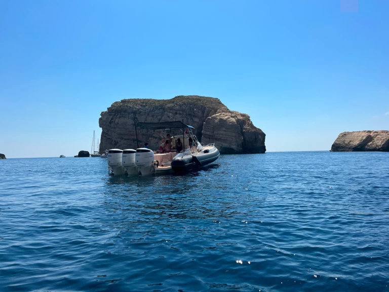 Huur een Nuova Nuova Jolly Prince 38 Sport Cabin in Valletta