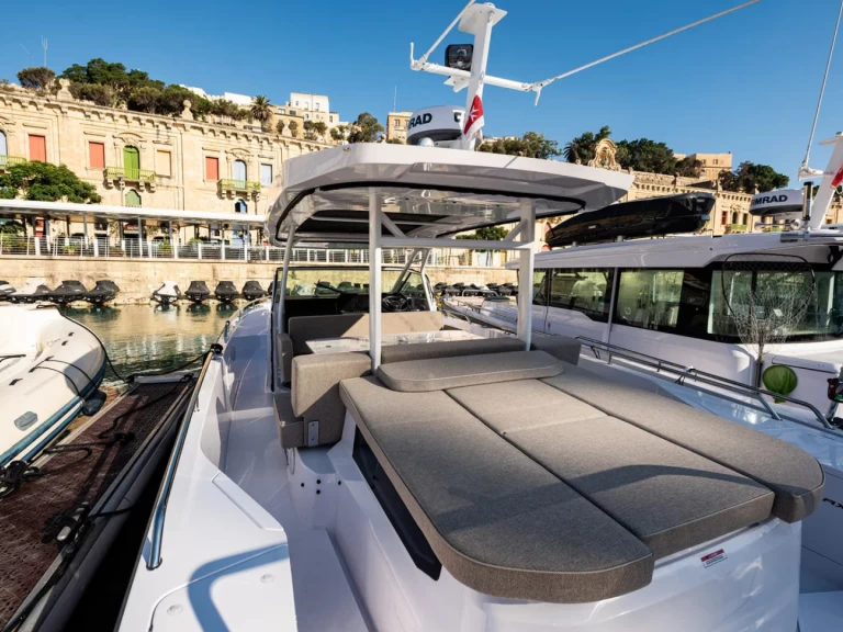 Bootverhuur Axopar Axopar 37 Sun-Top in Il-Furjana via SamBoat