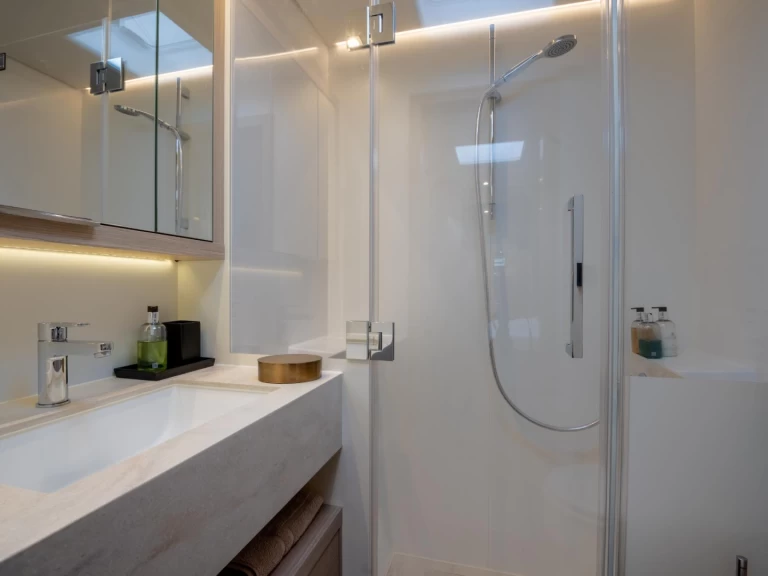 Catamaran te huur in Toúrlos voor de beste prijs