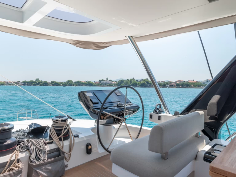 Bootverhuur Lagoon Lagoon Sixty 5 in Split via SamBoat