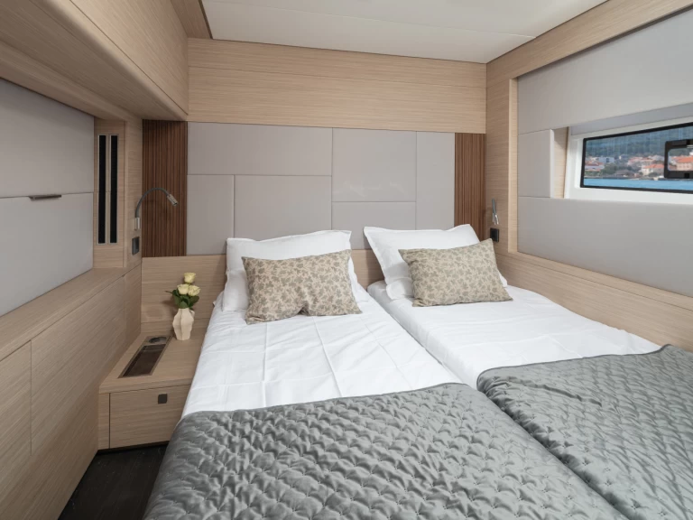 Huur een Lagoon Lagoon 60 in Split