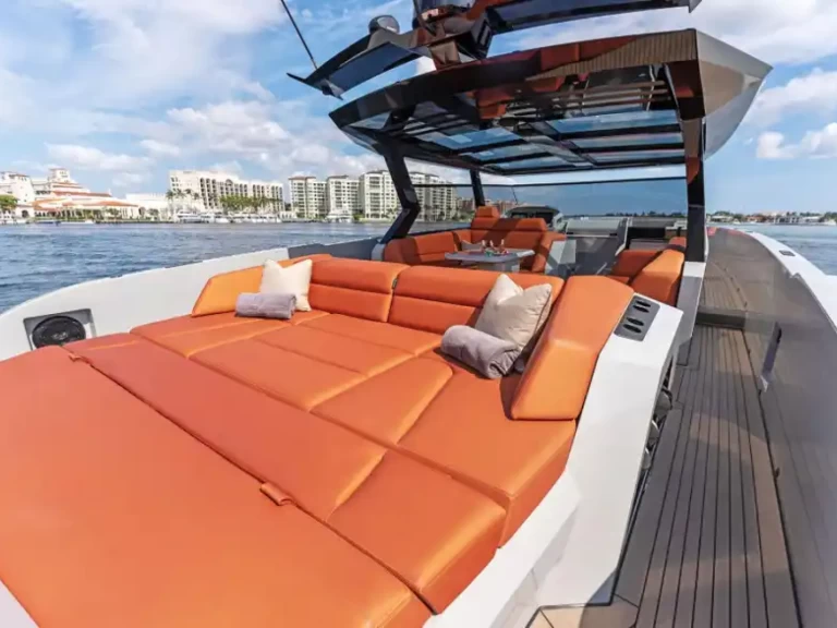 Jachthuur in Port Cogolin - Vanquish 58 T-Top Eleven via SamBoat