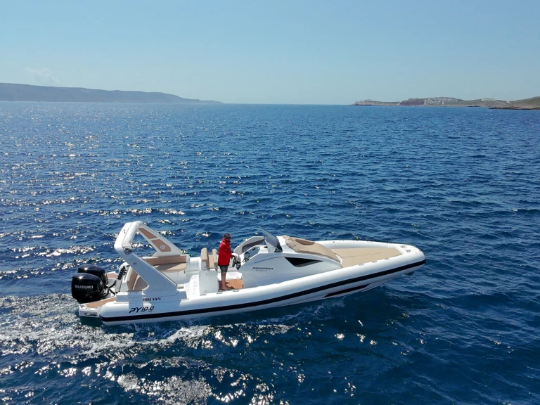 Huur een Panamera PY10 in Limáni Lavríou