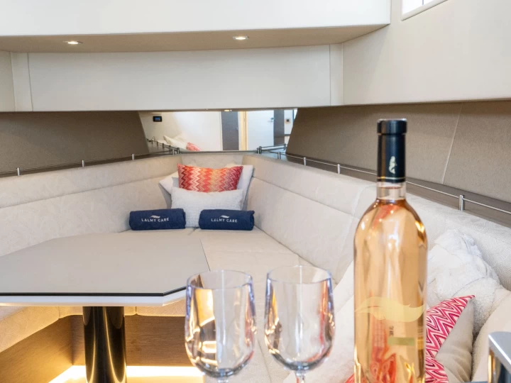 Verhuur Motorboot in Théoule-sur-Mer - Vanquish 45 Open Rollerman