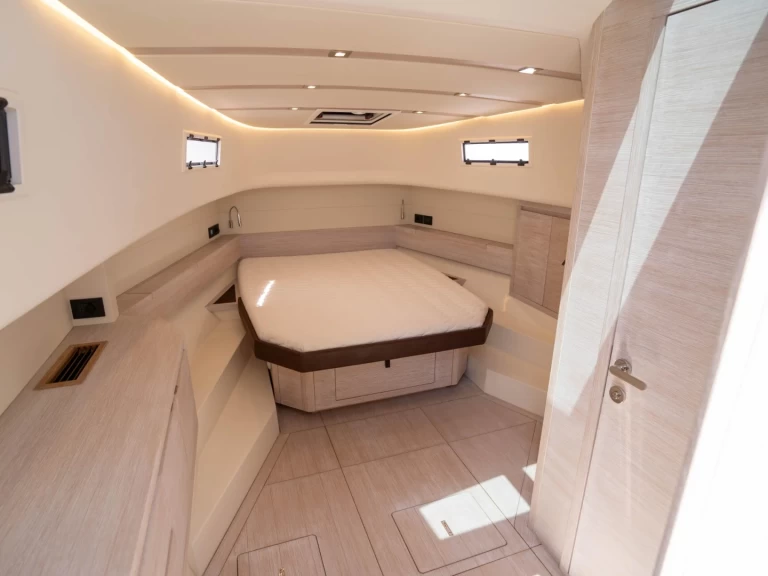 Verhuur Motorboot Pardo 43 met vaarbewijs