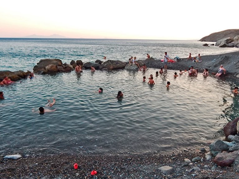 Verhuur Motorboot Rinker met vaarbewijs