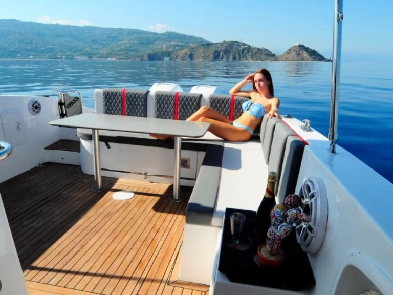 Bootverhuur Saver Saver 330 WA in Patti via SamBoat