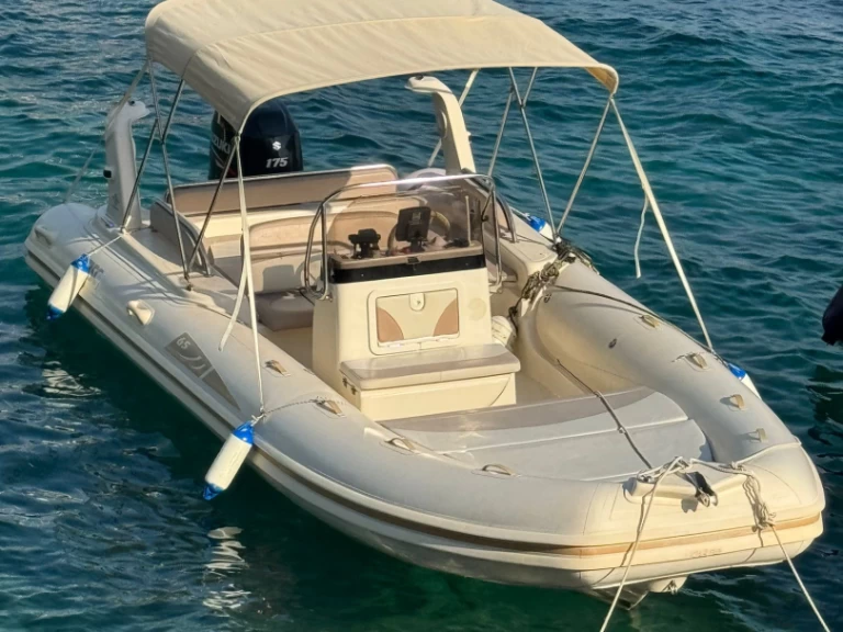 Huur een Bsc BSC 65 in Hvar