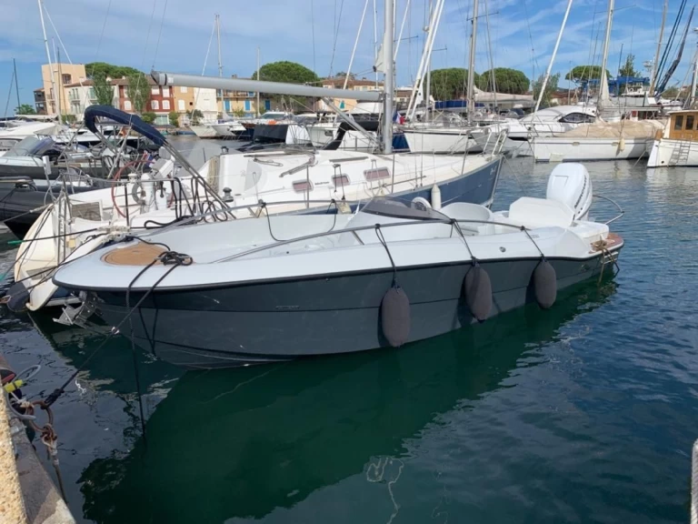 Bootverhuur Port Grimaud goedkoop Libra open