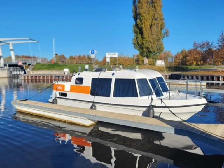 Motorboot te huur in České Vrbné voor de beste prijs