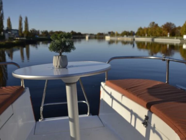 Bootverhuur České Vrbné goedkoop Voyager 860