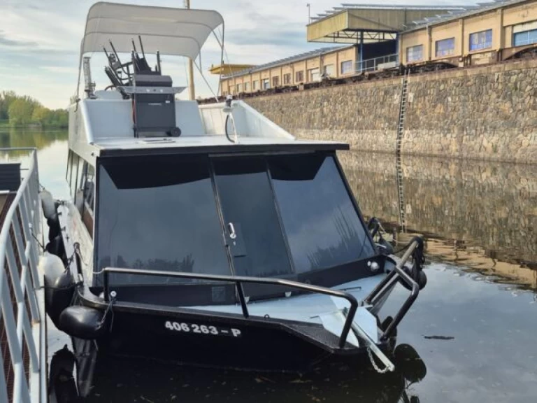 Verhuur Motorboot in Mělník - Traweller YB35