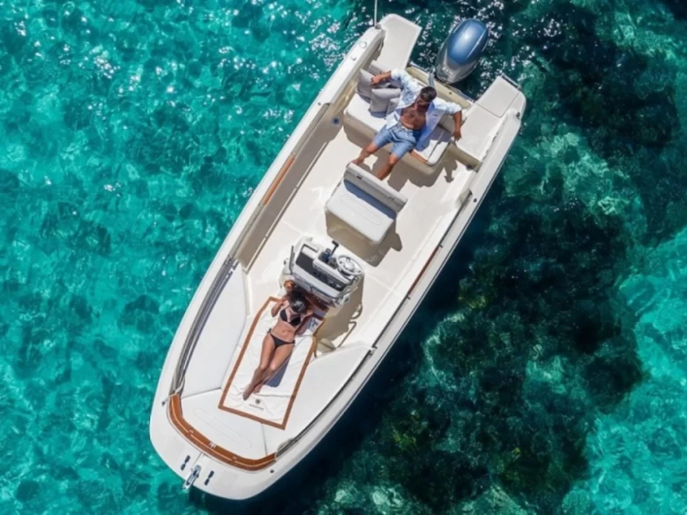 Huur een Invictus  Invictus 190 FX in Port du Lavandou