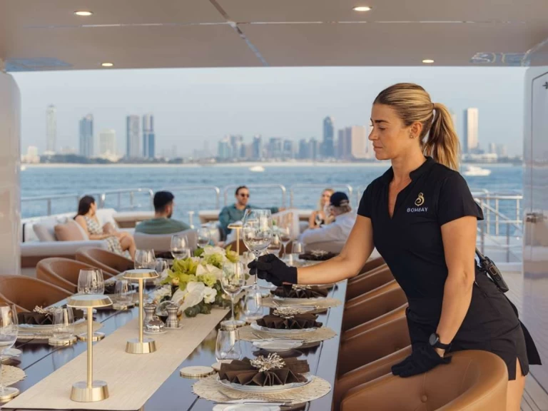 Huur een Benetti BOMBAY in Dubai