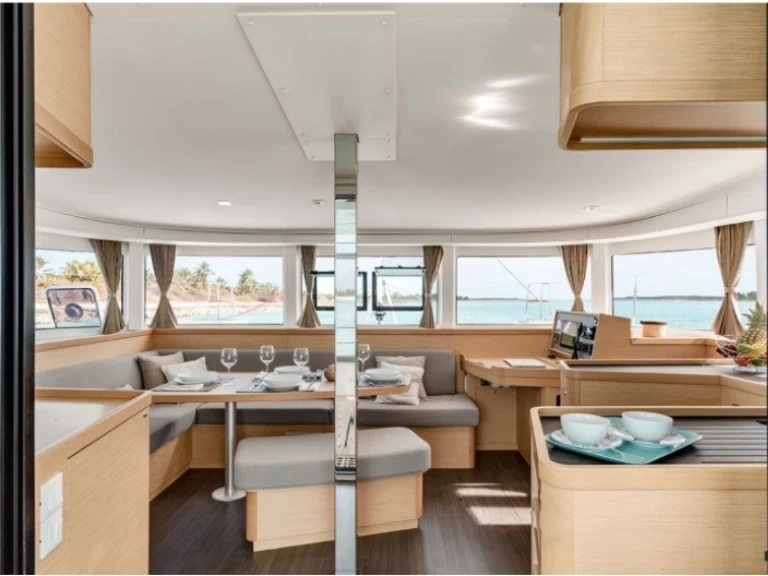 Huur Catamaran met of zonder schipper Lagoon in Pozzuoli