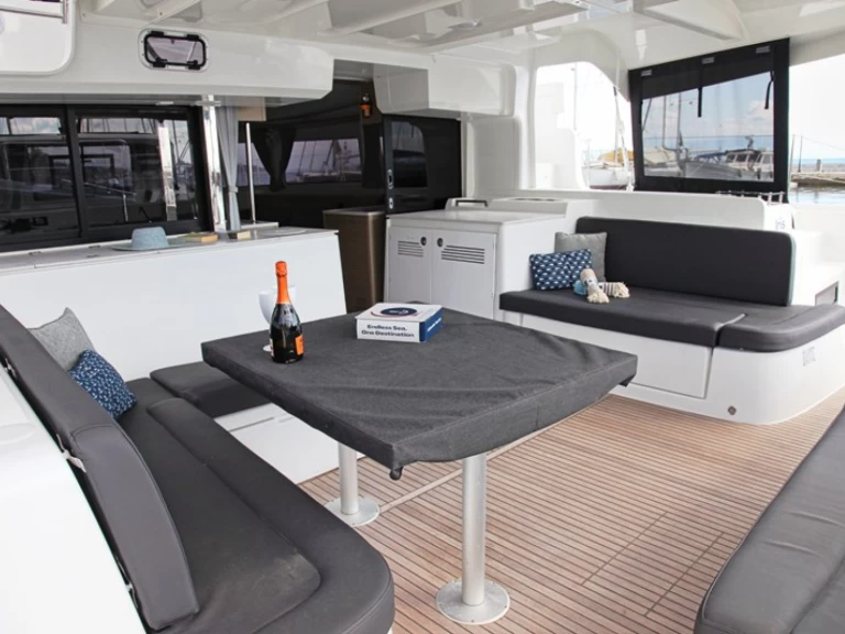 Bootverhuur Lagoon Lagoon 46 in Benítses via SamBoat