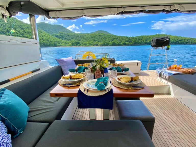 Verhuur Catamaran Lagoon met vaarbewijs