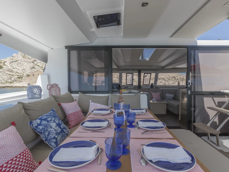 Bootverhuur Fountaine Pajot Astrea 42 in Marseille via SamBoat