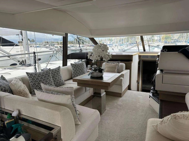 Bootverhuur Jeanneau L'Odyssee in Saint-Laurent-du-Var via SamBoat