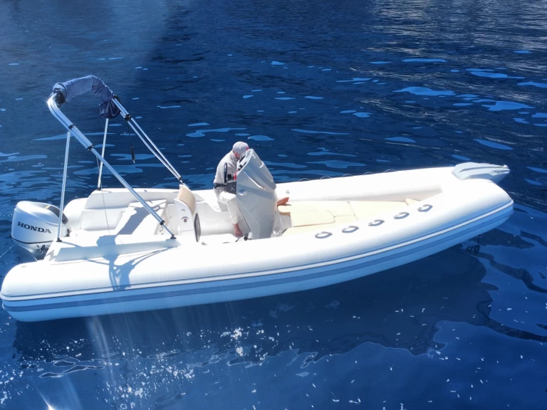 Magnus 5,50 te huur van particulier of professional in Porto Rotondo