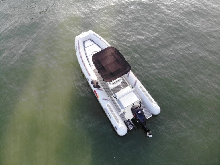 Huur een Bwa Bwa 750 in Lège-Cap-Ferret