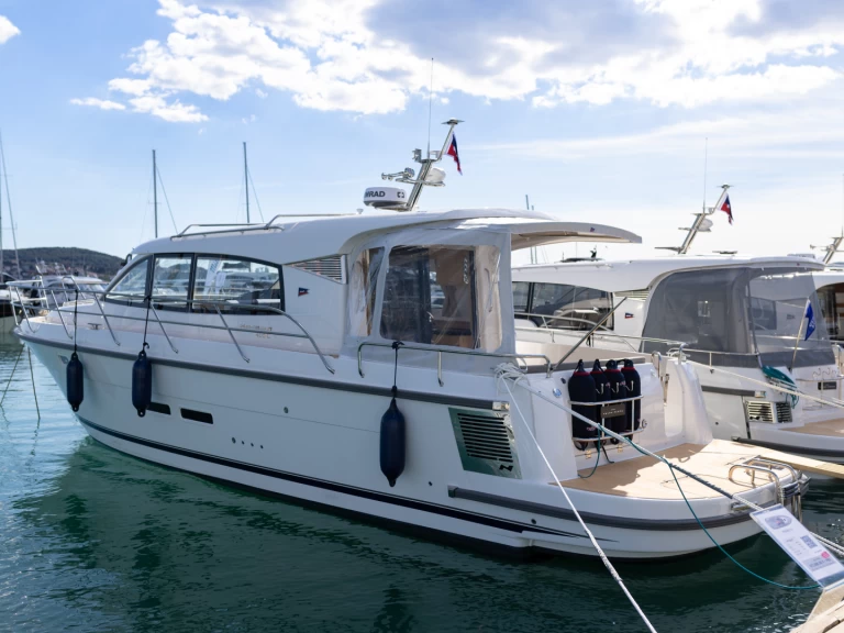 Motorboot te huur in Split voor de beste prijs