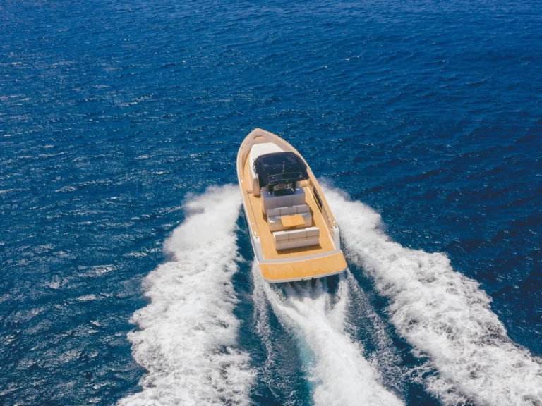 Verhuur Motorboot Pardo Yachts met vaarbewijs