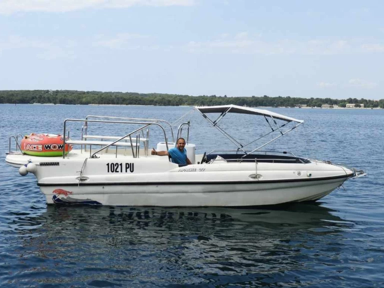 Bootverhuur SURFRIDER  APACHE WARRIOR 27 in Pula via SamBoat