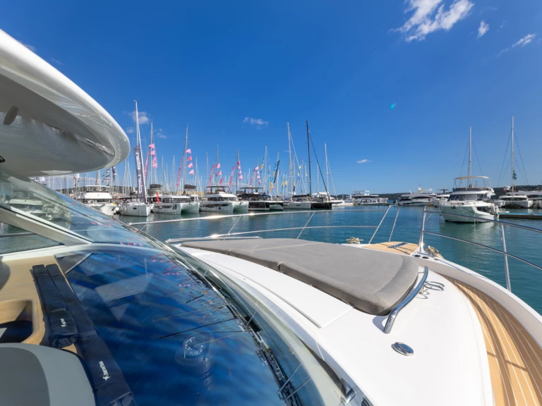 Bootverhuur Nimbus Nimbus 405 Coupé in Split via SamBoat