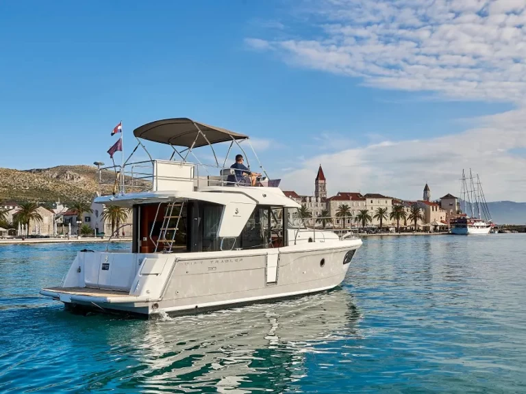 Motorboot te huur in Trogir voor de beste prijs