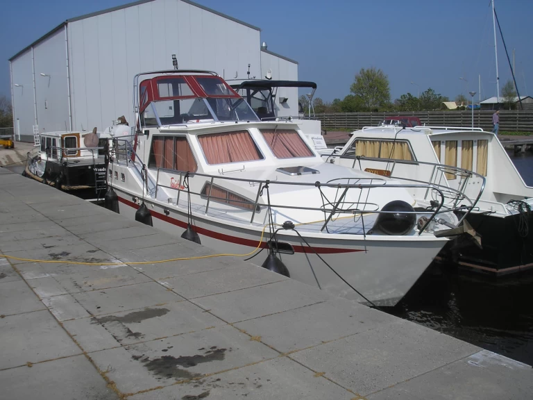 Huur Motorboot met of zonder schipper Succes in Woudsend